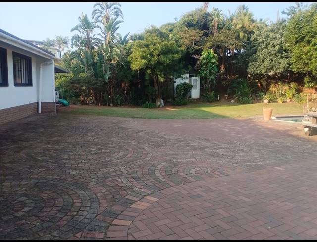 5 BEDROOM HOUSE FOR SALE IN BLUFF